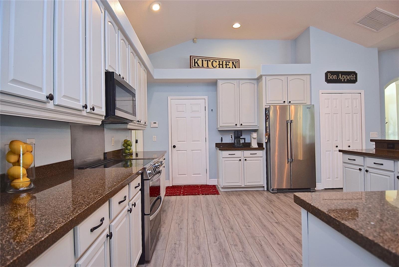 8309 MISTY LAKE CIR — photo 11