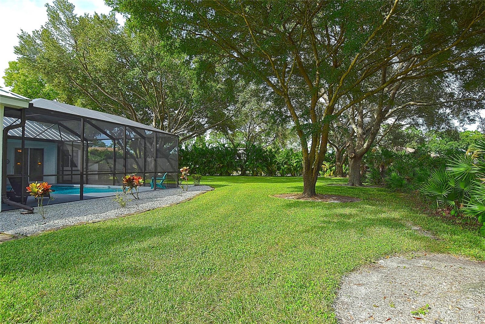 8309 MISTY LAKE CIR — photo 34