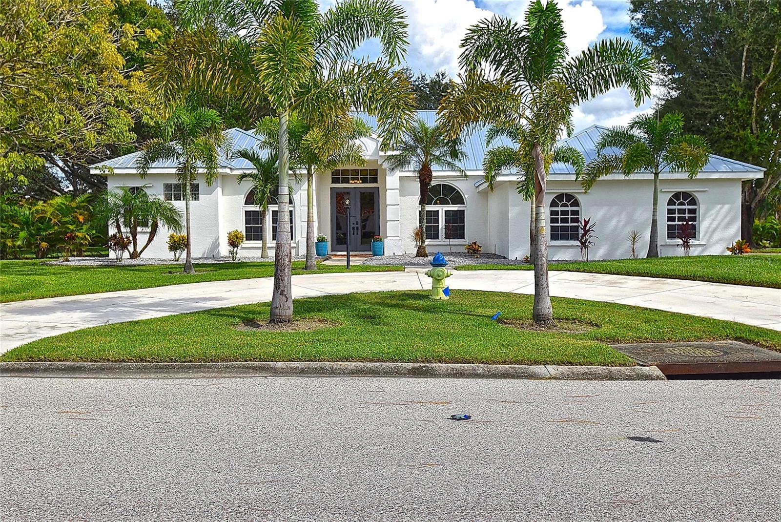 8309 MISTY LAKE CIR — photo 2