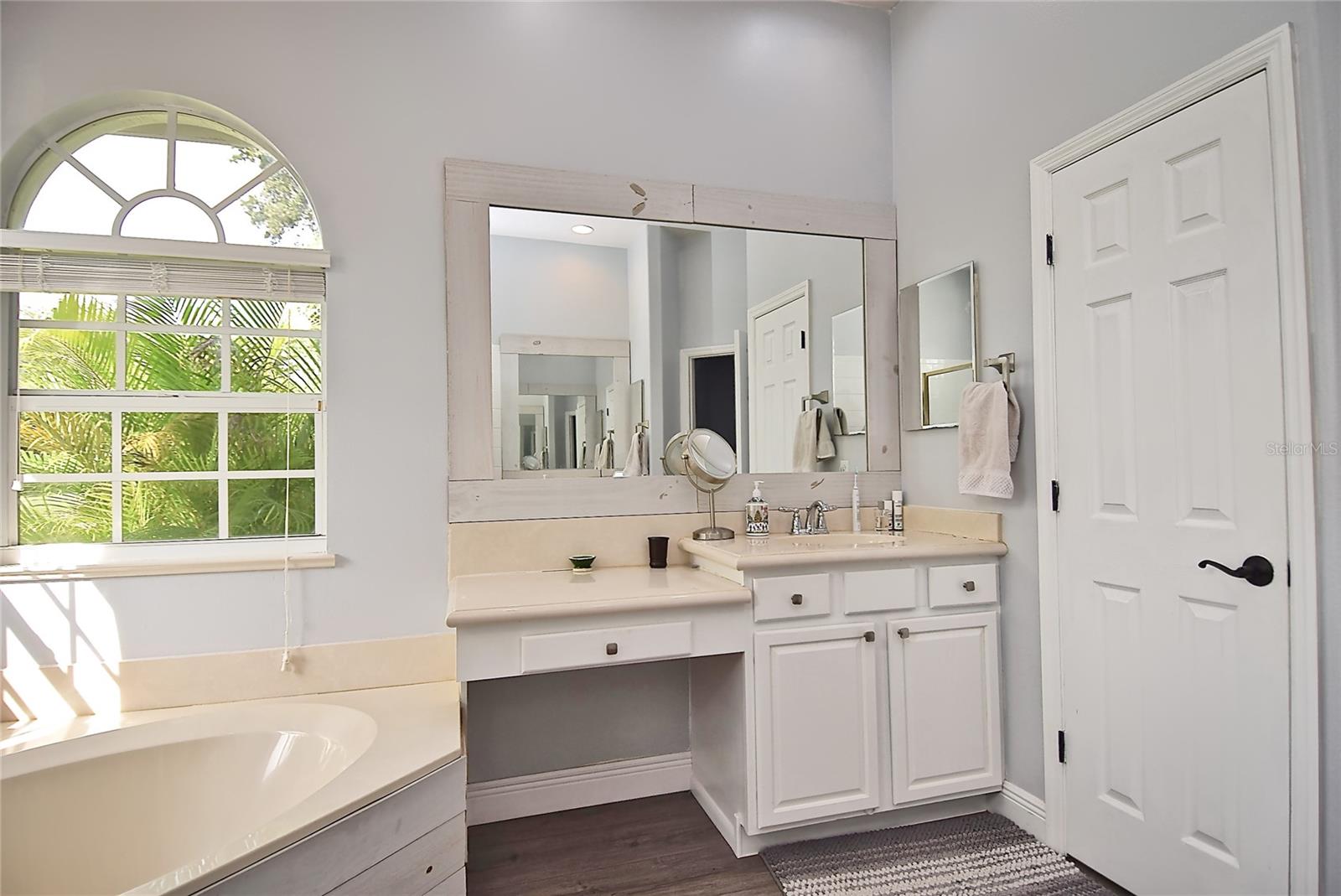 8309 MISTY LAKE CIR — photo 18