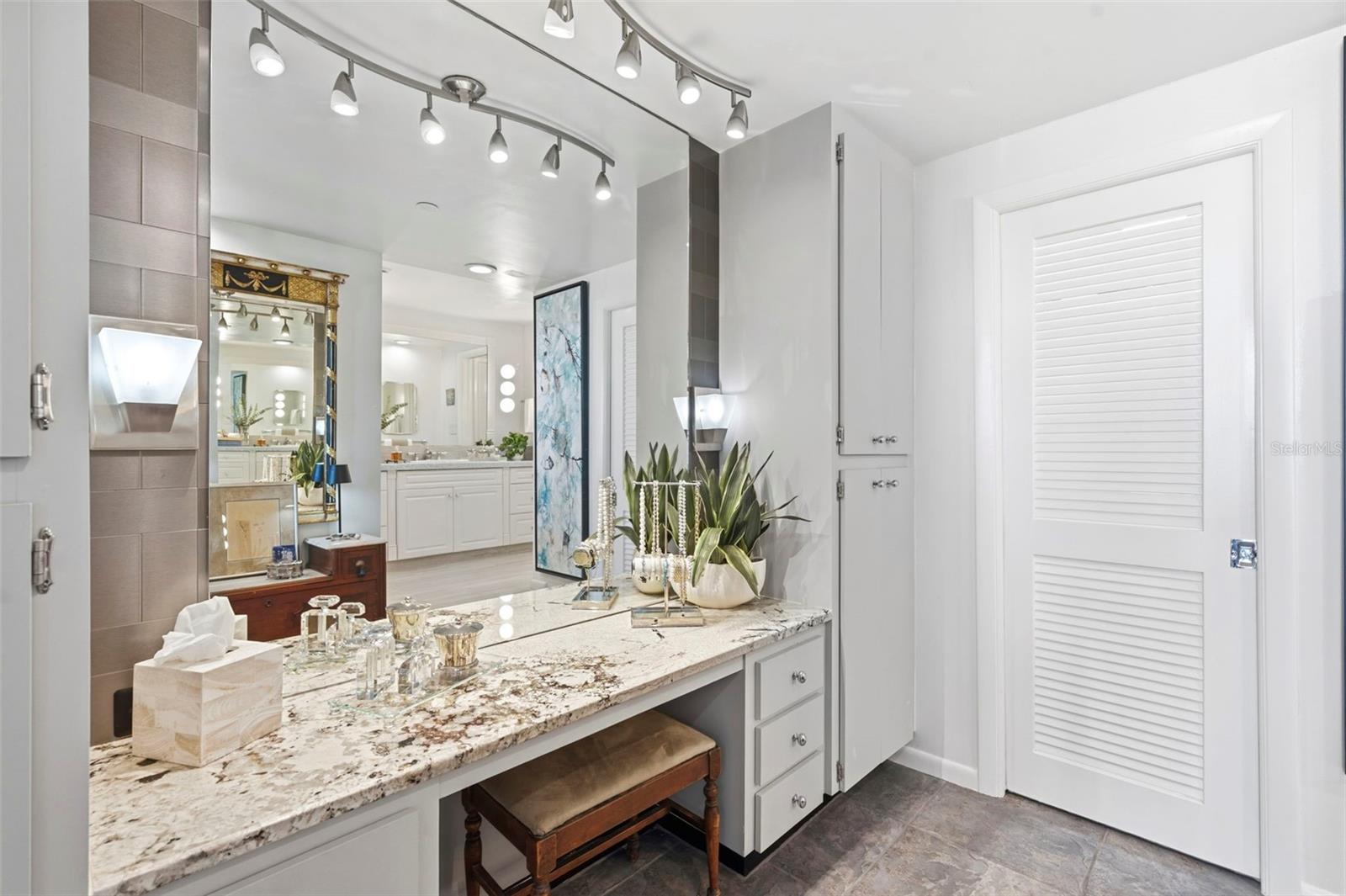 1 BEACH DR SE #2712 — photo 36