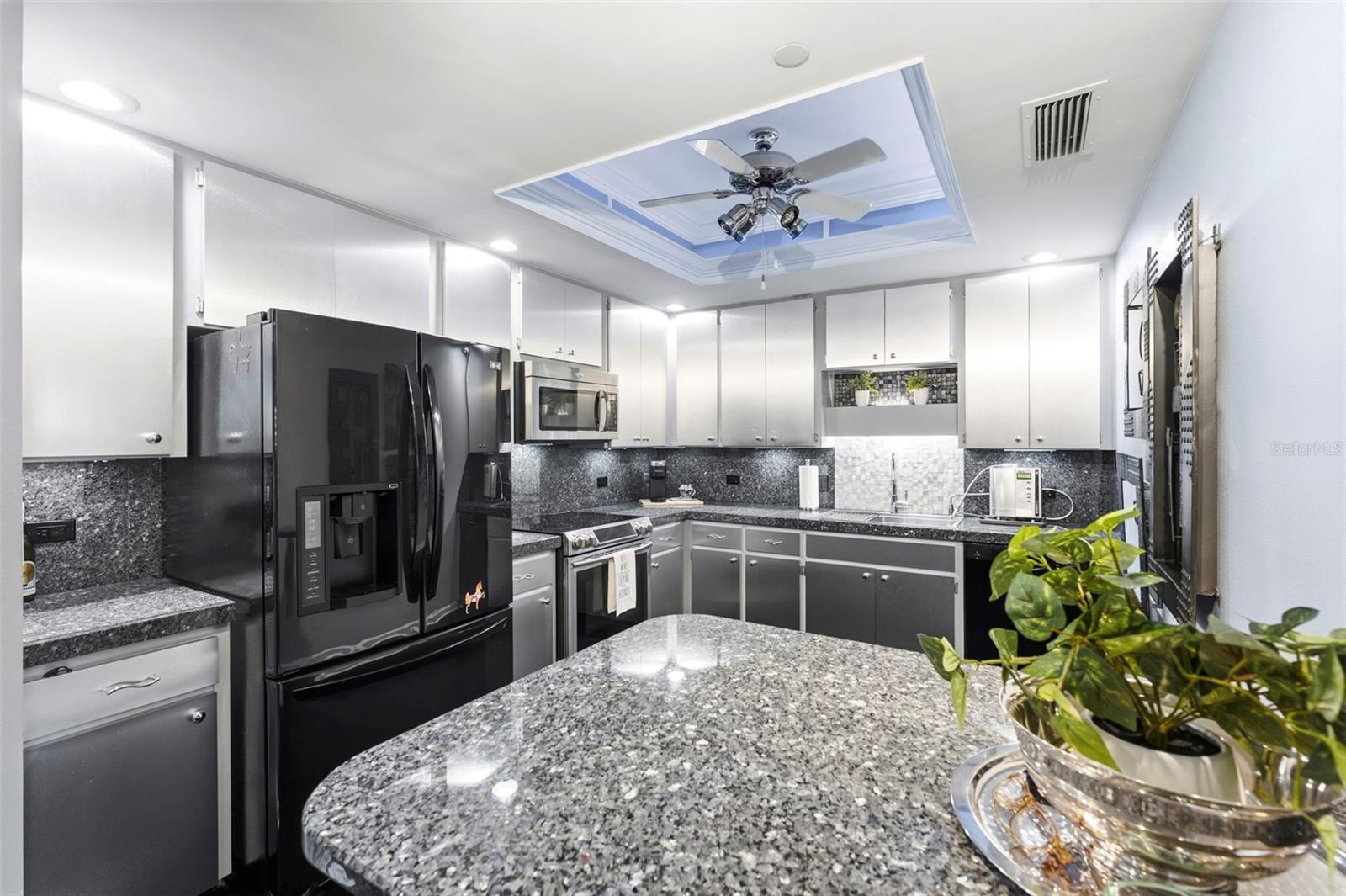 1 BEACH DR SE #2712 — photo 20