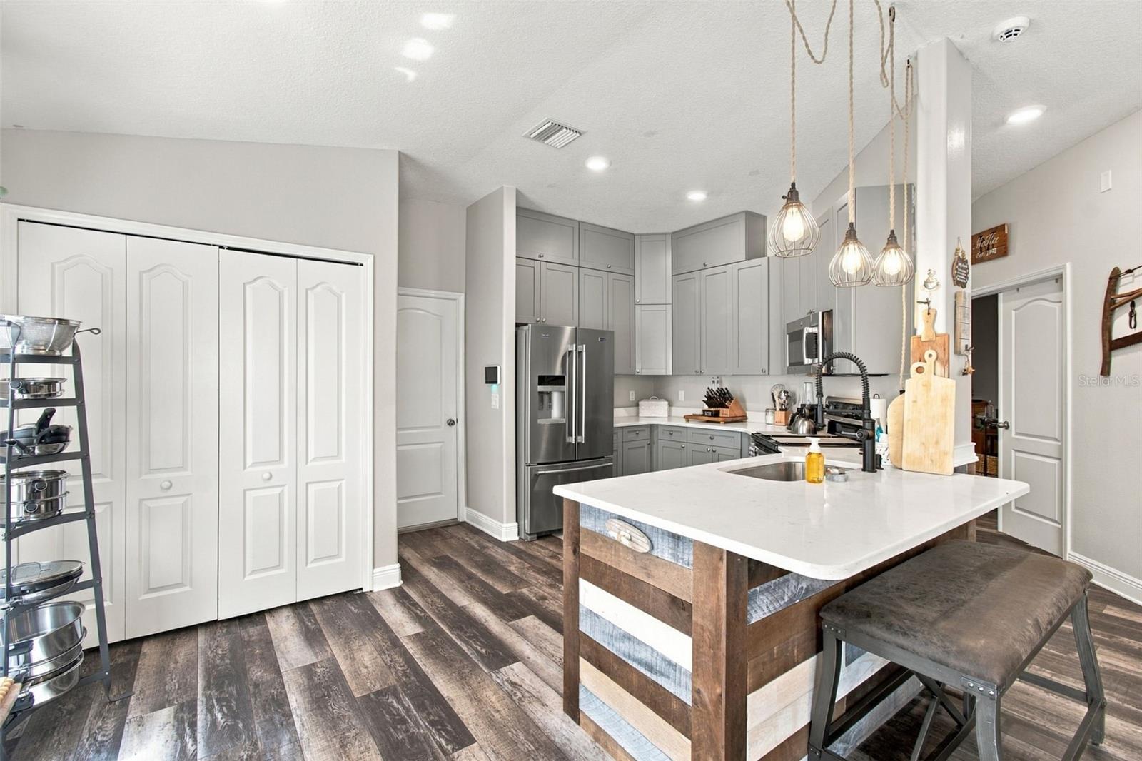 15412 QUAIL WOODS PL — photo 17