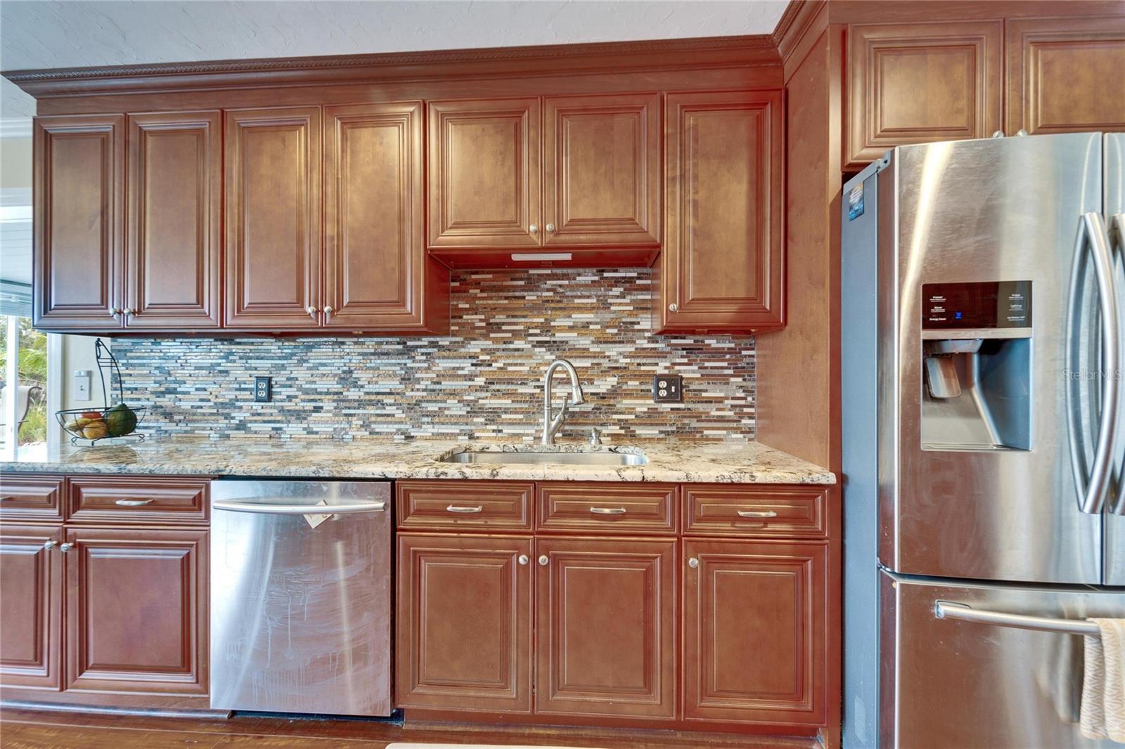 1710 NEW BEDFORD DR — photo 33
