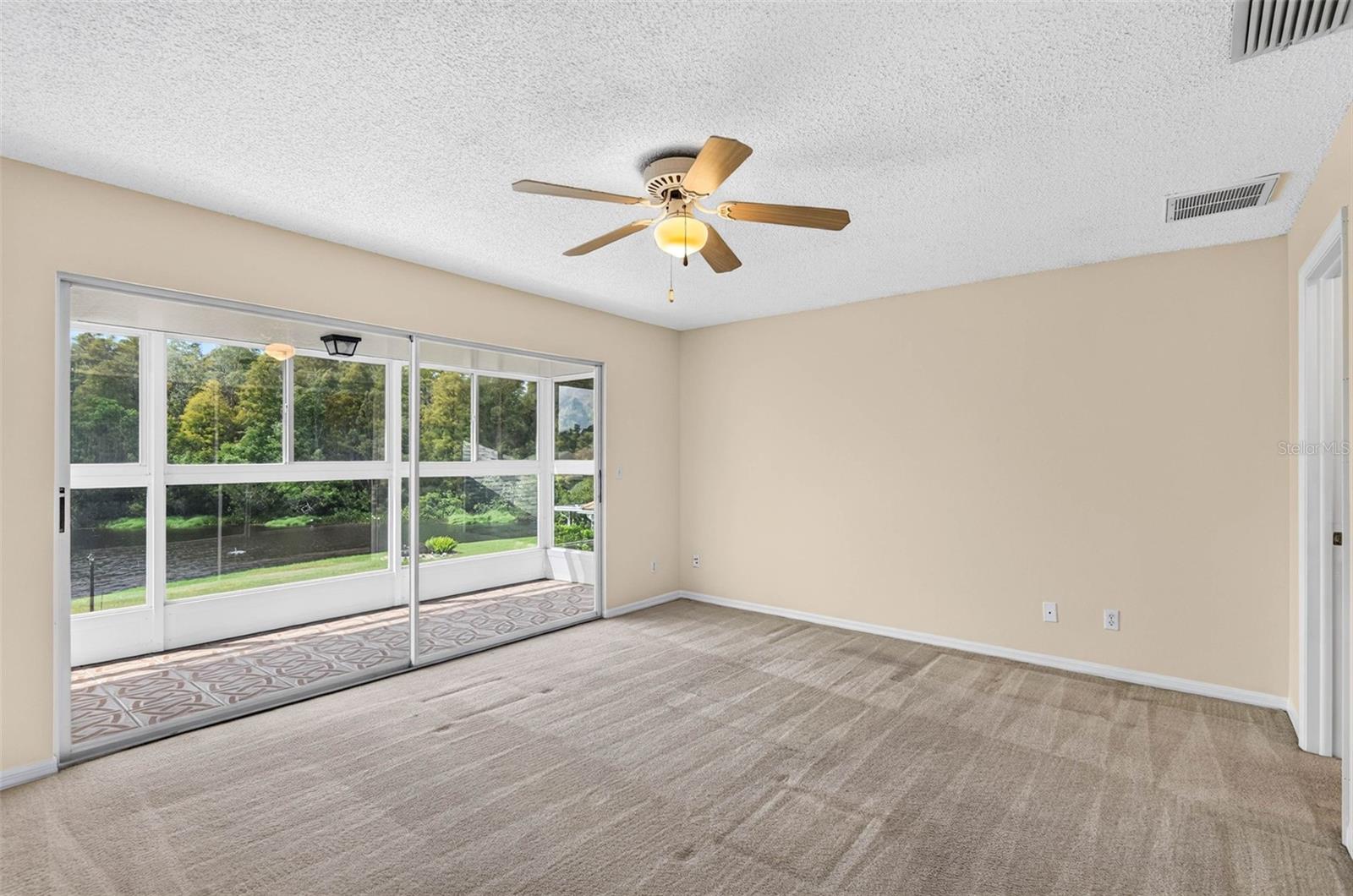 1704 TREMONT CT — photo 32