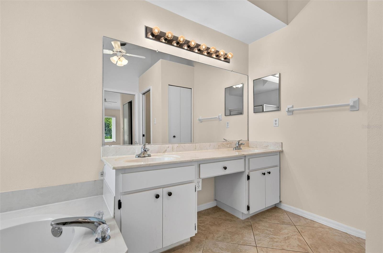 1704 TREMONT CT — photo 31