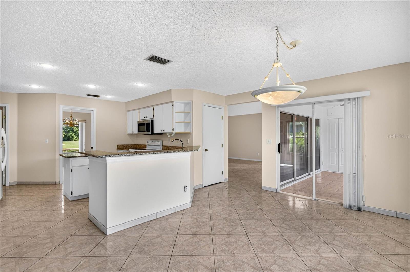 1704 TREMONT CT — photo 4