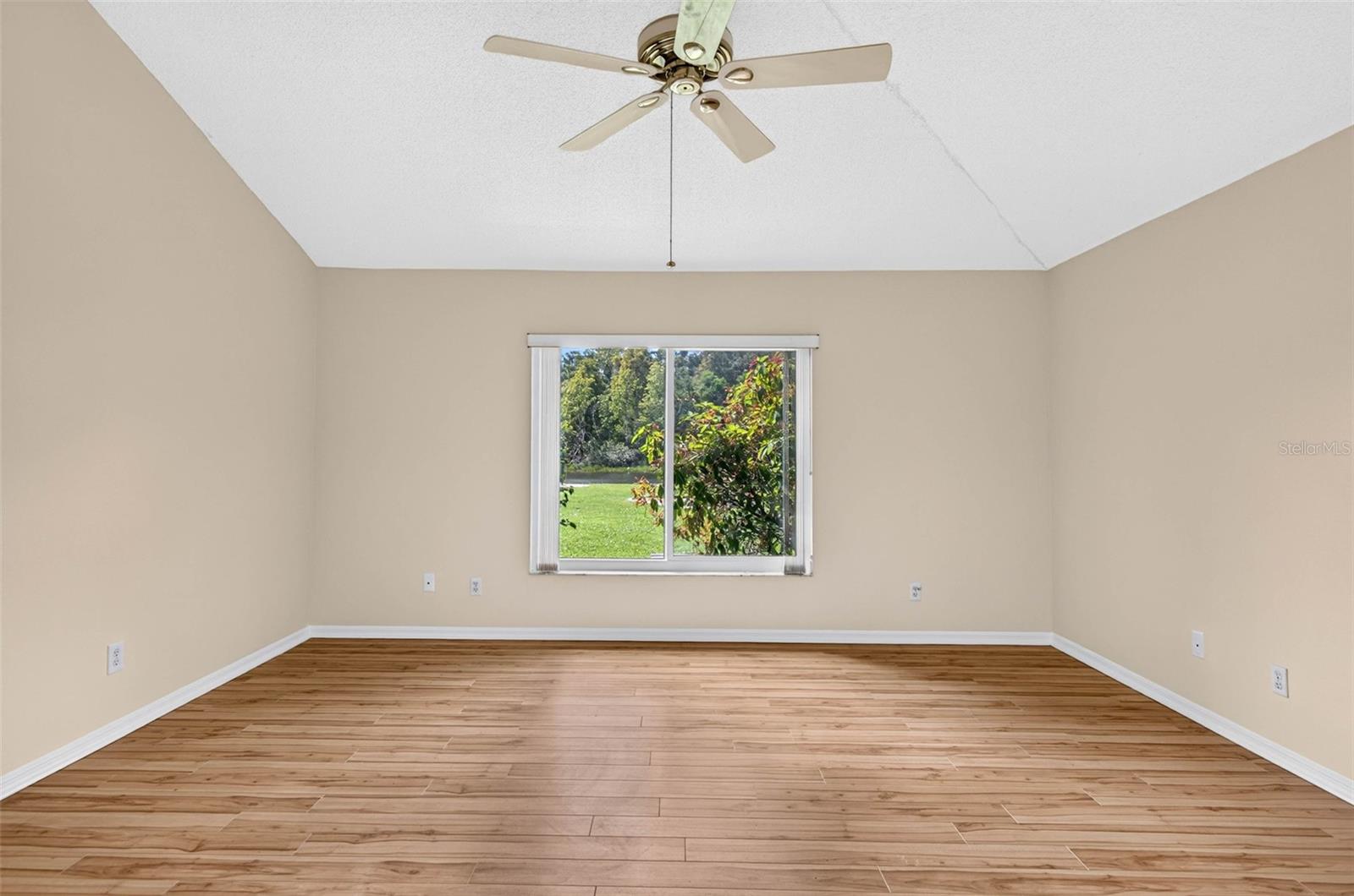 1704 TREMONT CT — photo 27