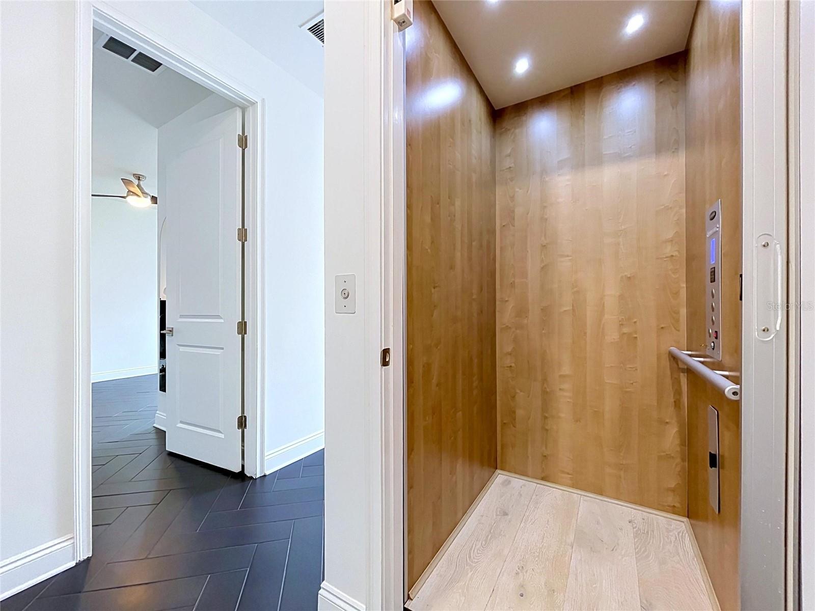 3702 W ROLAND ST #3 — photo 4