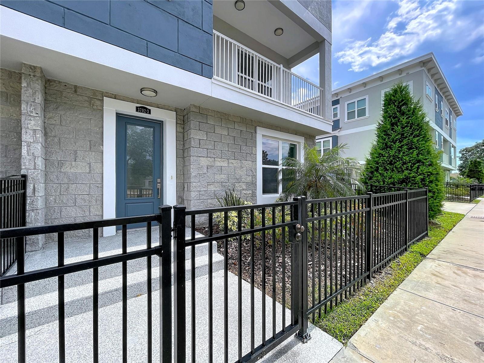 3702 W ROLAND ST #3 — photo 23