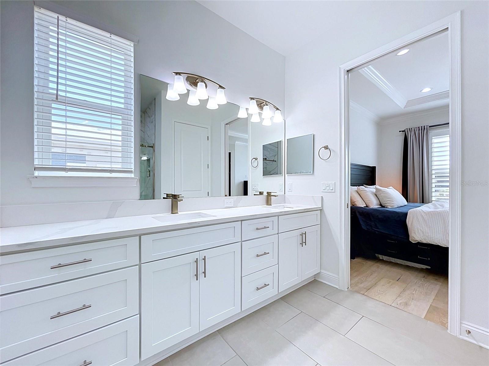 3702 W ROLAND ST #3 — photo 41