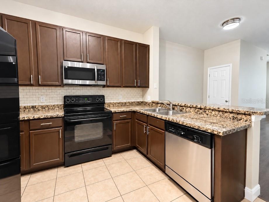 8783 CHRISTIE DR — photo 8