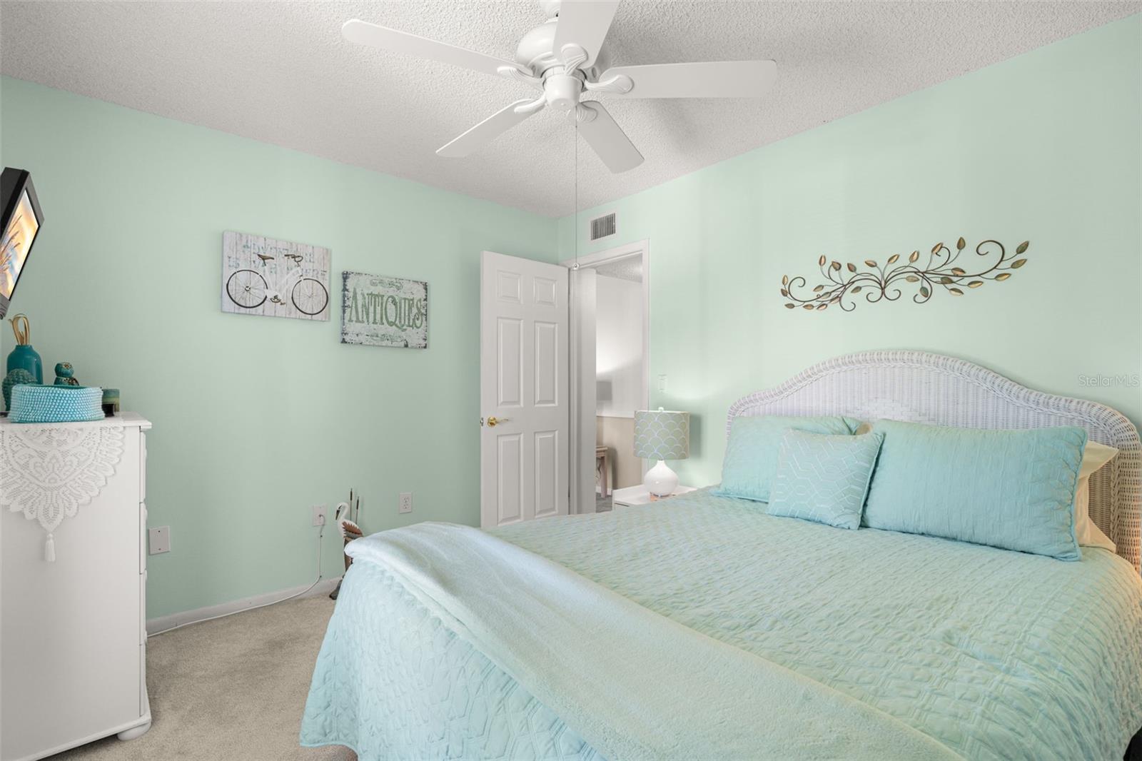 1708 PINE RIDGE WAY E #B2 — photo 8