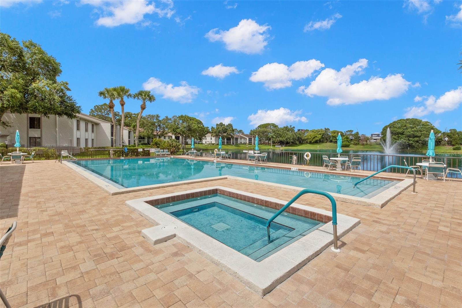 1708 PINE RIDGE WAY E #B2 — photo 21