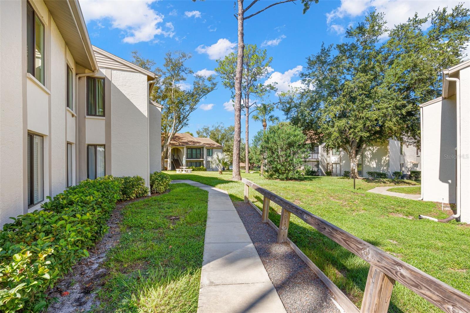 1708 PINE RIDGE WAY E #B2 — photo 18