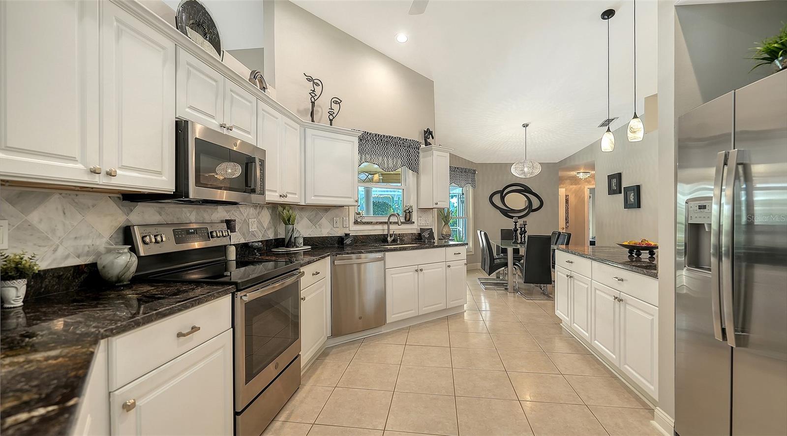 7975 MONTICELLO LN — photo 12