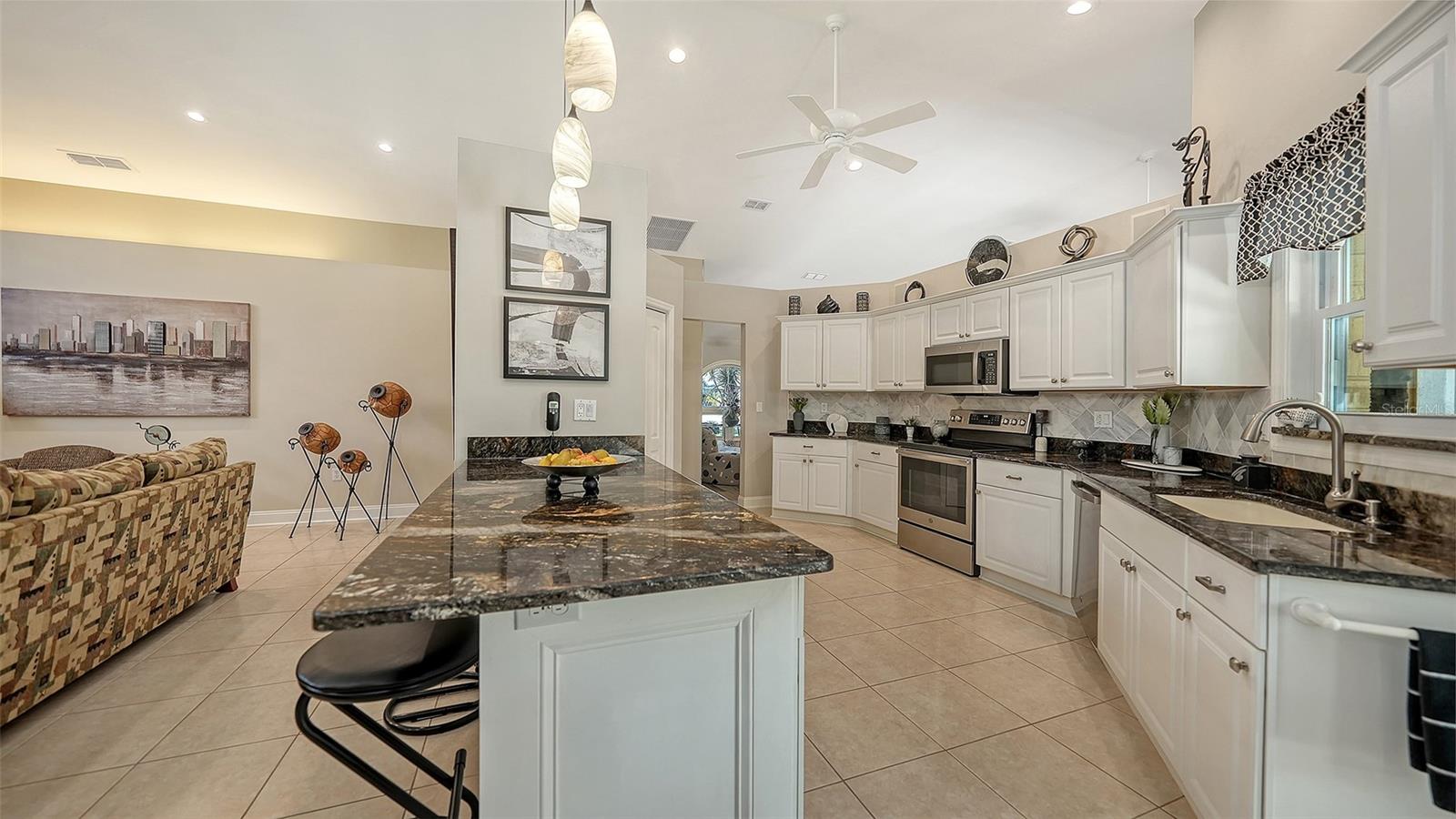 7975 MONTICELLO LN — photo 14
