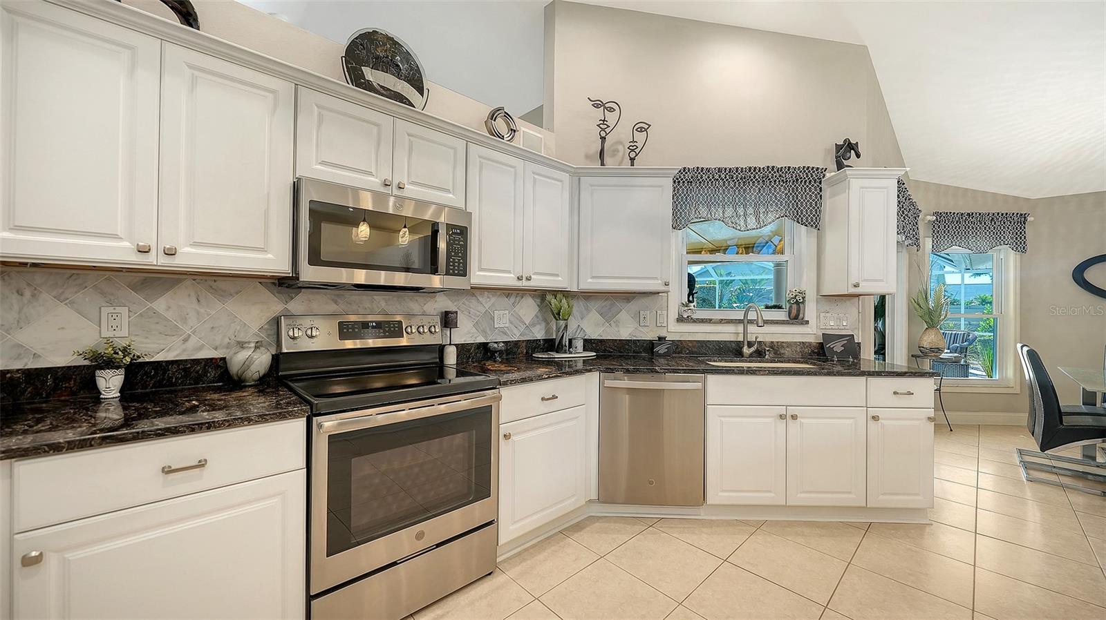 7975 MONTICELLO LN — photo 13