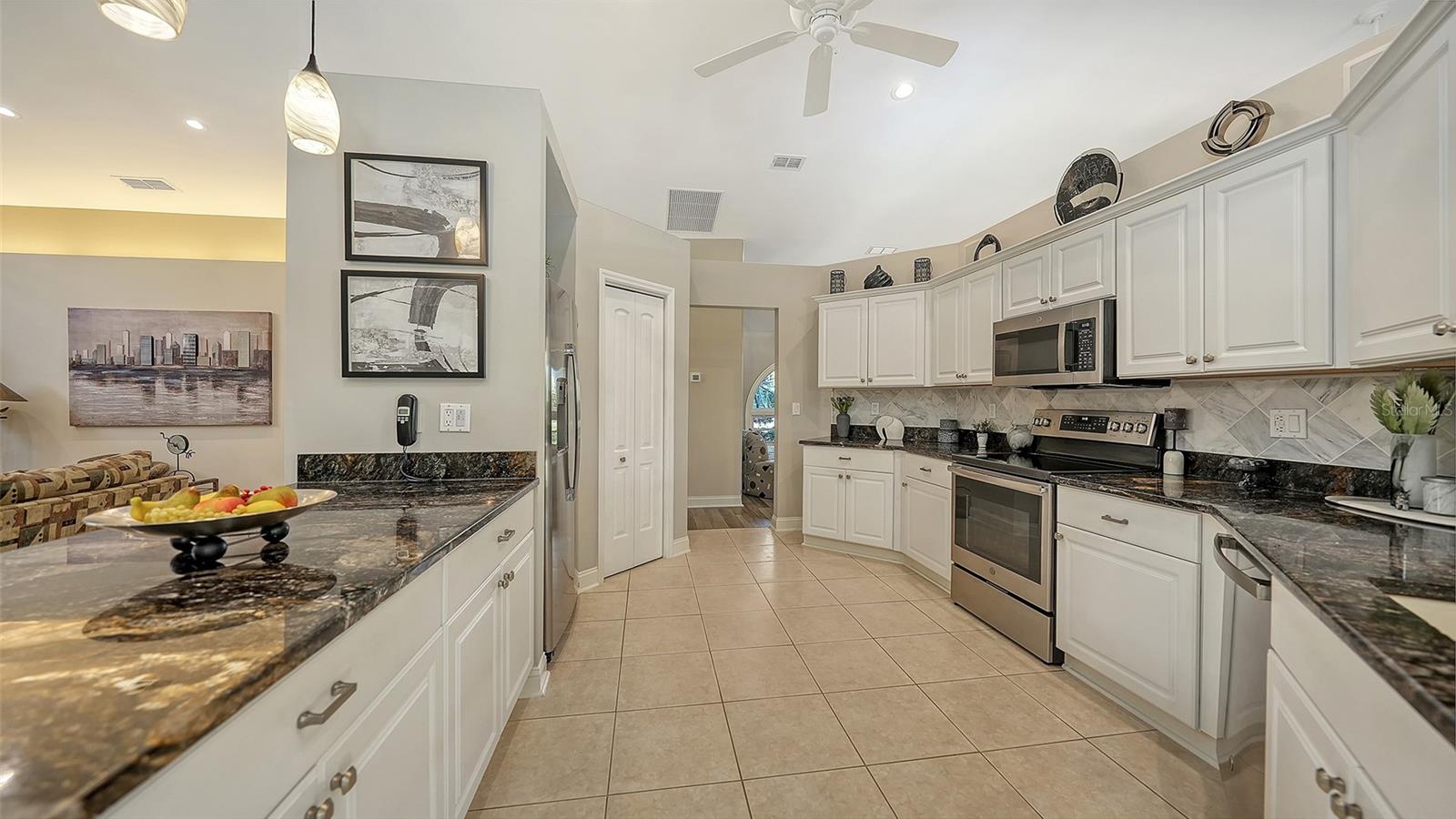 7975 MONTICELLO LN — photo 15
