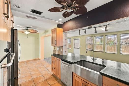 17 JEFF RD — photo 34