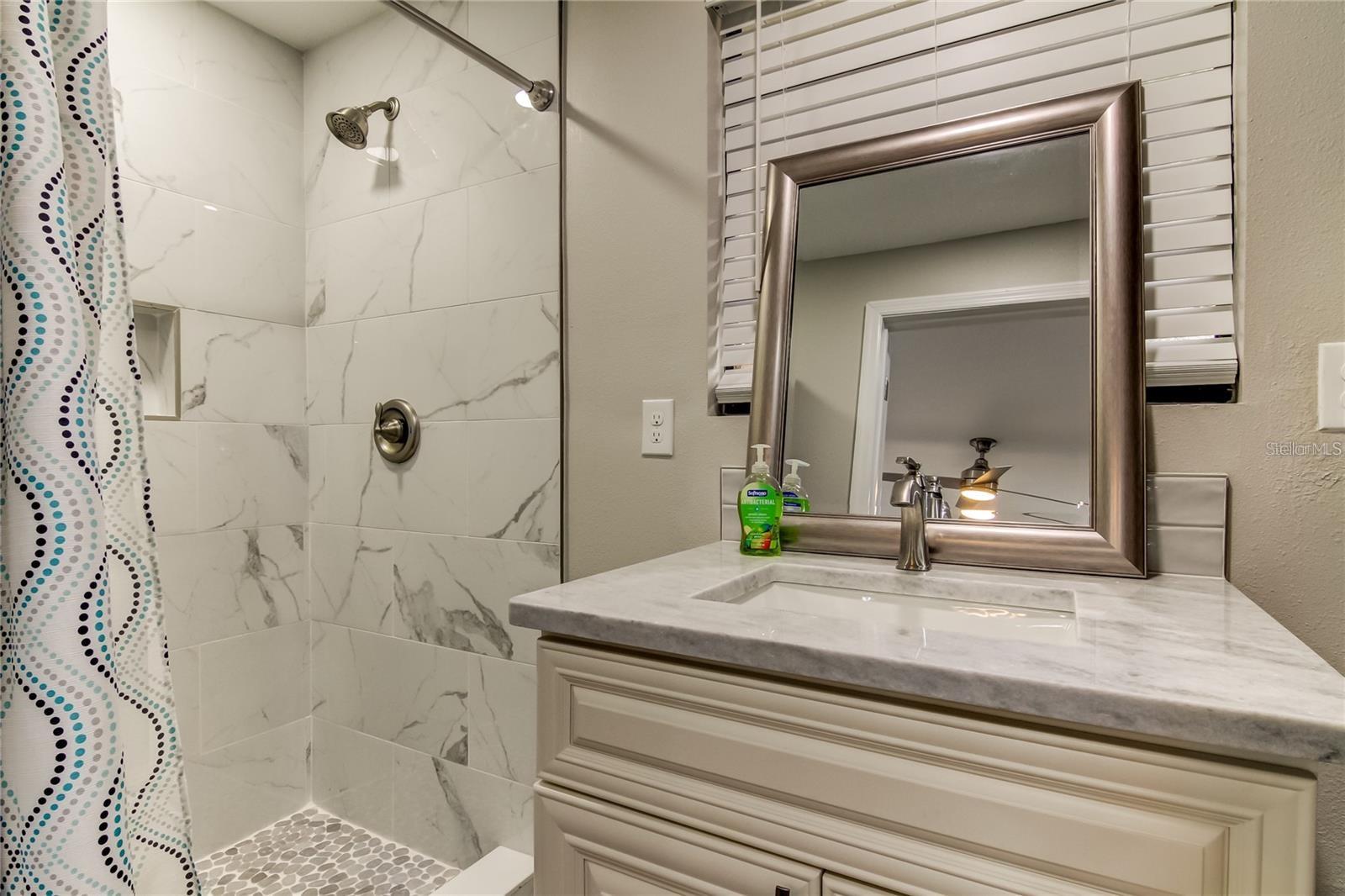 318 DEER COVE LN #B — photo 18