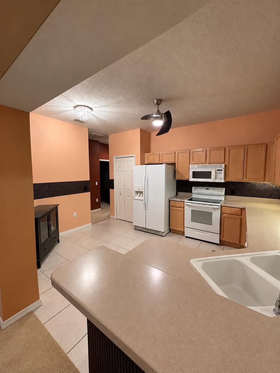 21129 DIAMONTE DR — photo 17