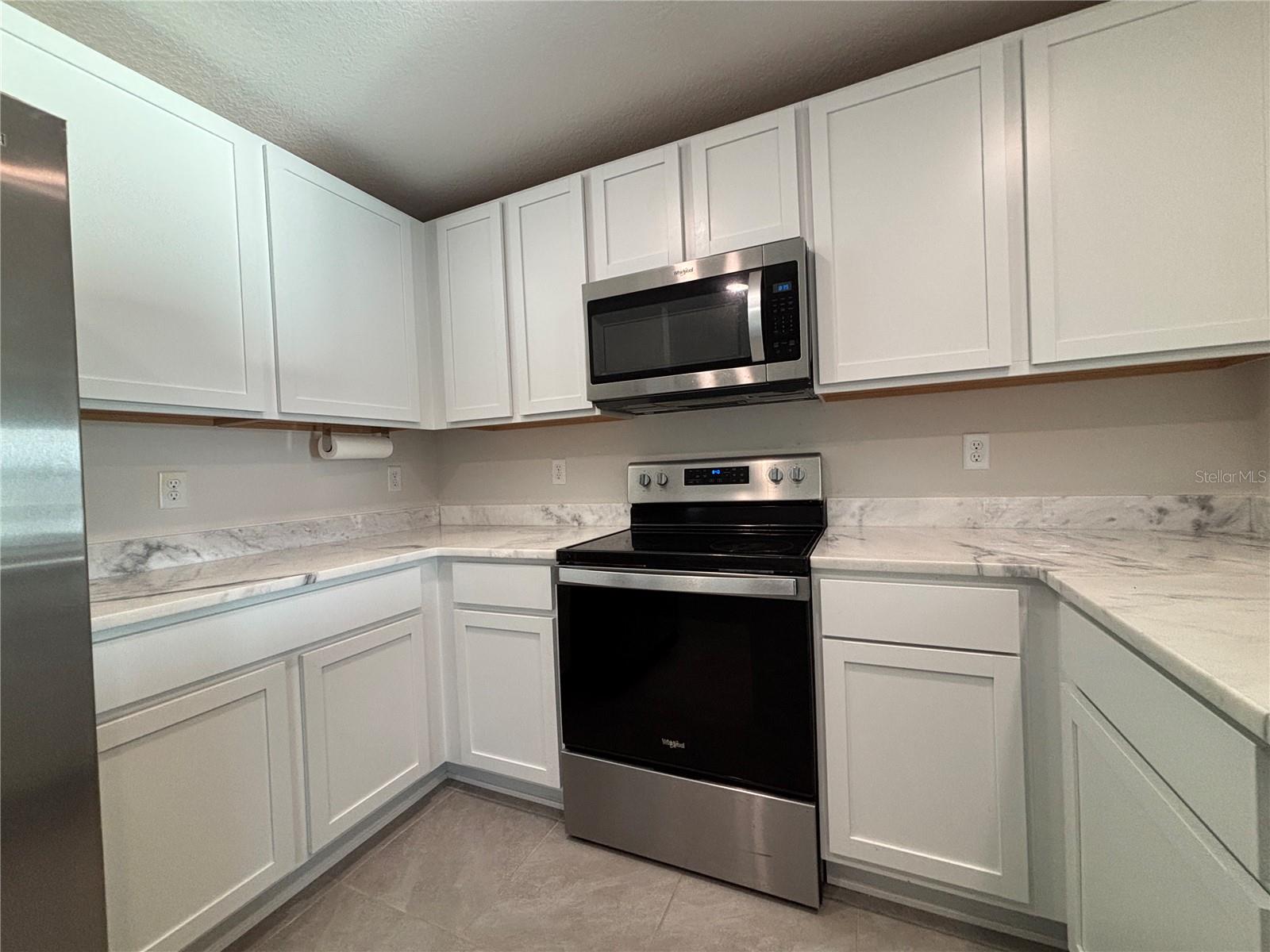 3121 ROCK SOUND ST — photo 40