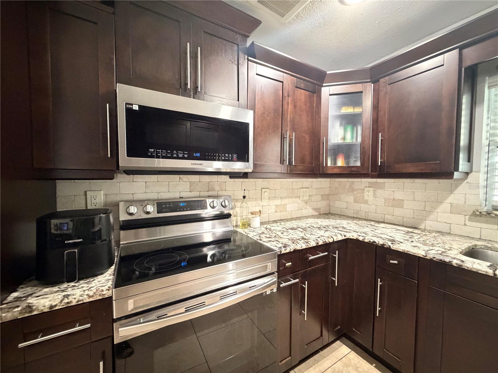 4925 ELDORADO DR — photo 8