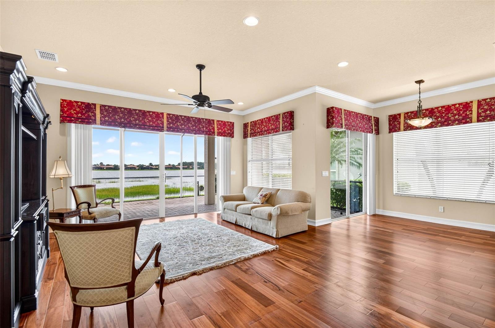 15910 GOLDEN LAKES DR — photo 9