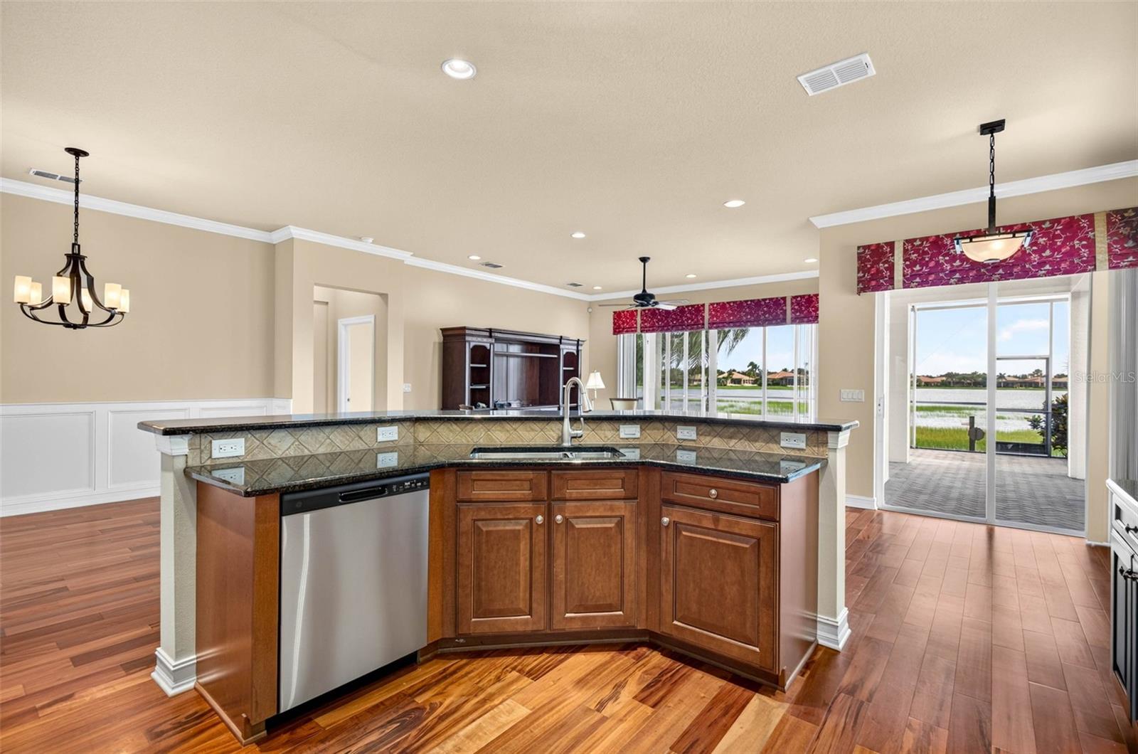 15910 GOLDEN LAKES DR — photo 18