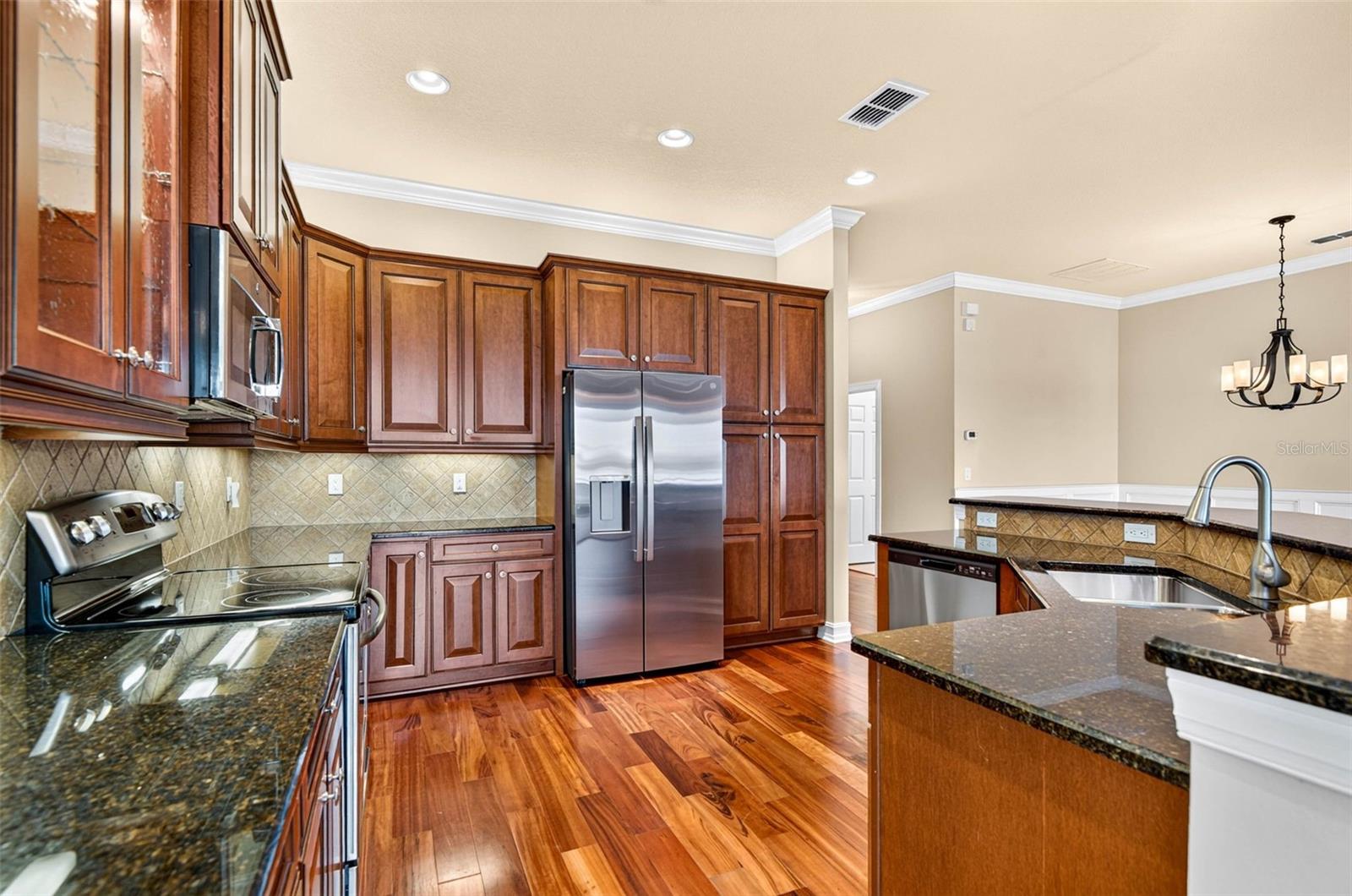 15910 GOLDEN LAKES DR — photo 17