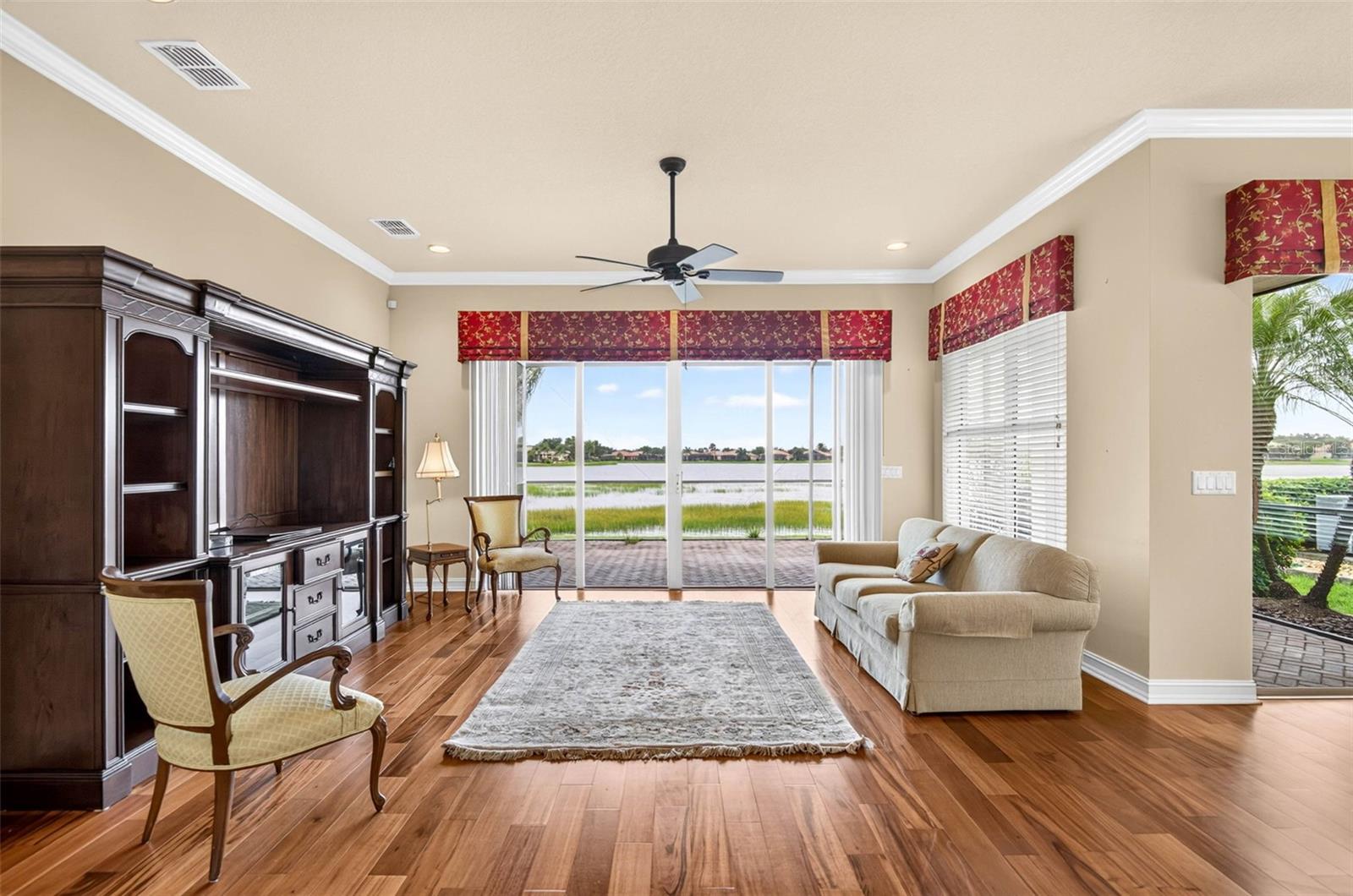 15910 GOLDEN LAKES DR — photo 10