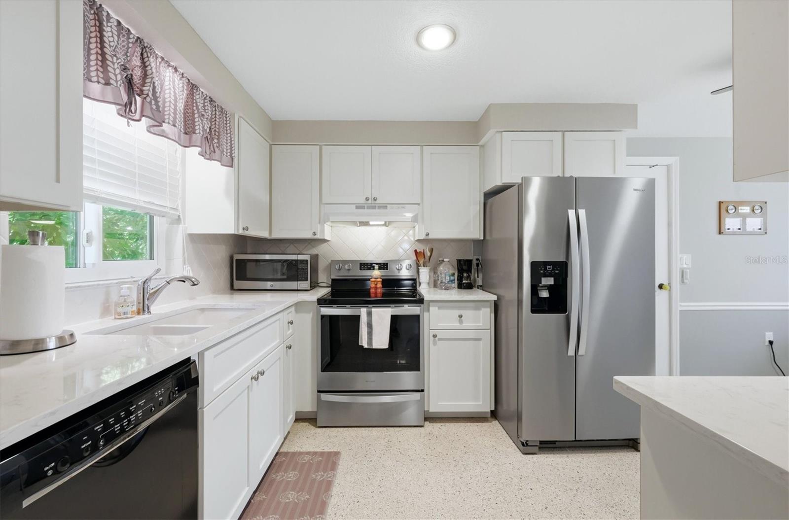 19 OAKWOOD DR N #19 — photo 6