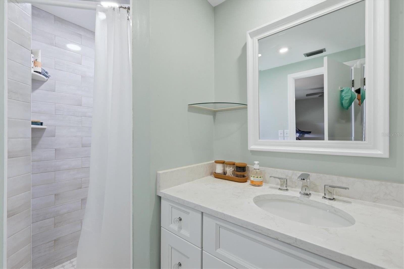 19 OAKWOOD DR N #19 — photo 32