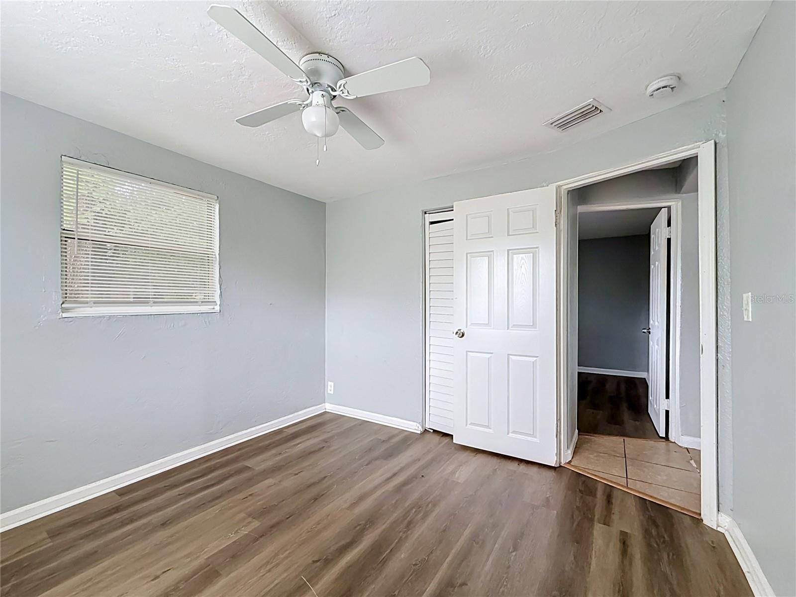 2135 OAKLEY AVE S — photo 16