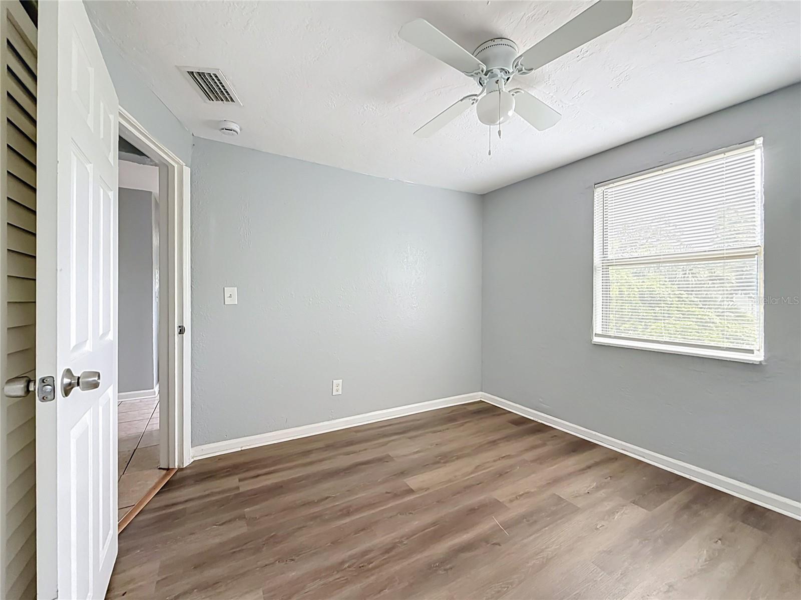 2135 OAKLEY AVE S — photo 20