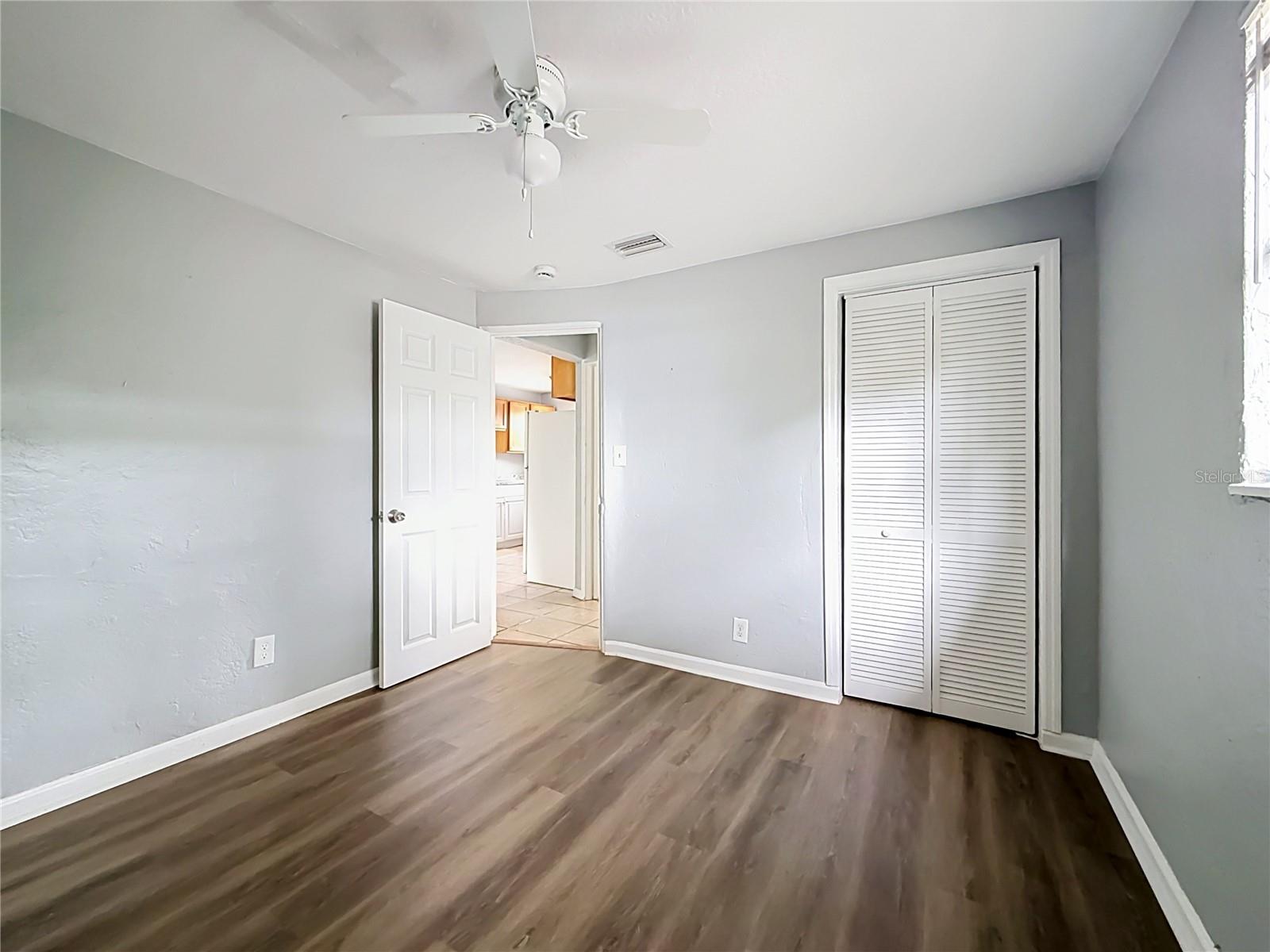 2135 OAKLEY AVE S — photo 23