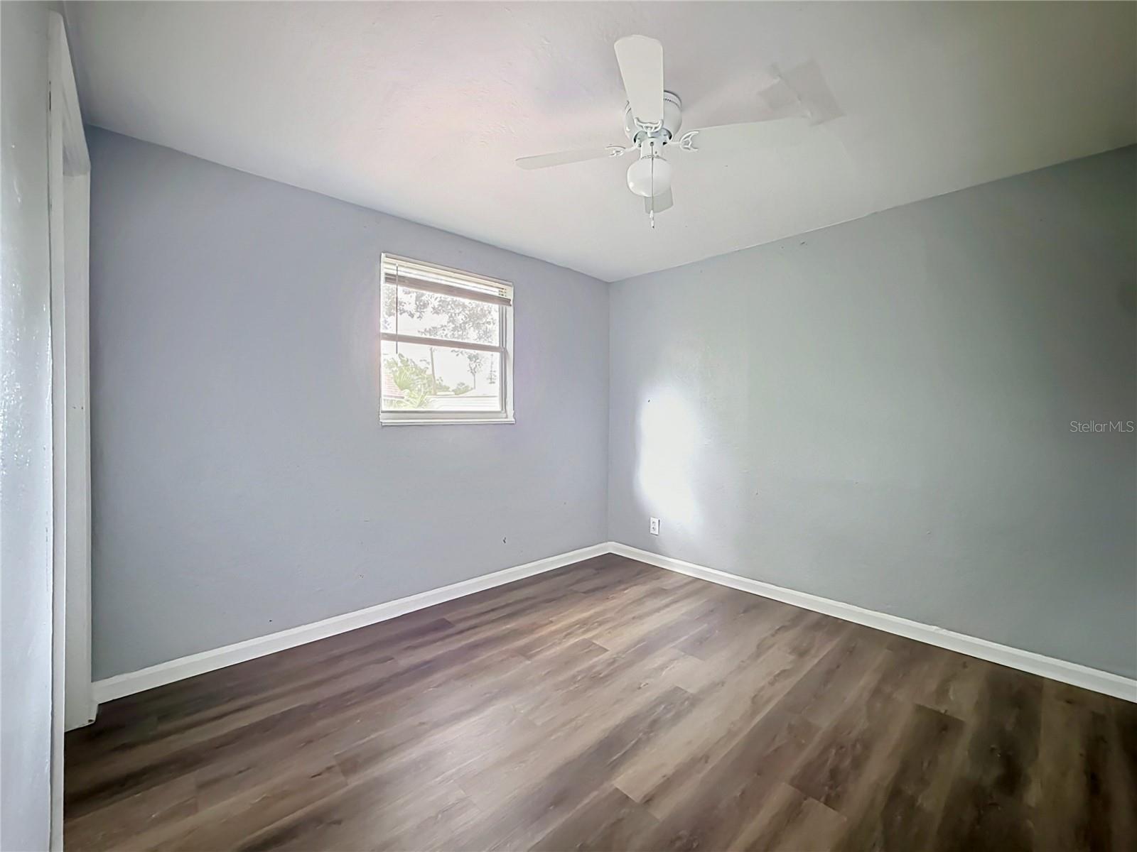 2135 OAKLEY AVE S — photo 21