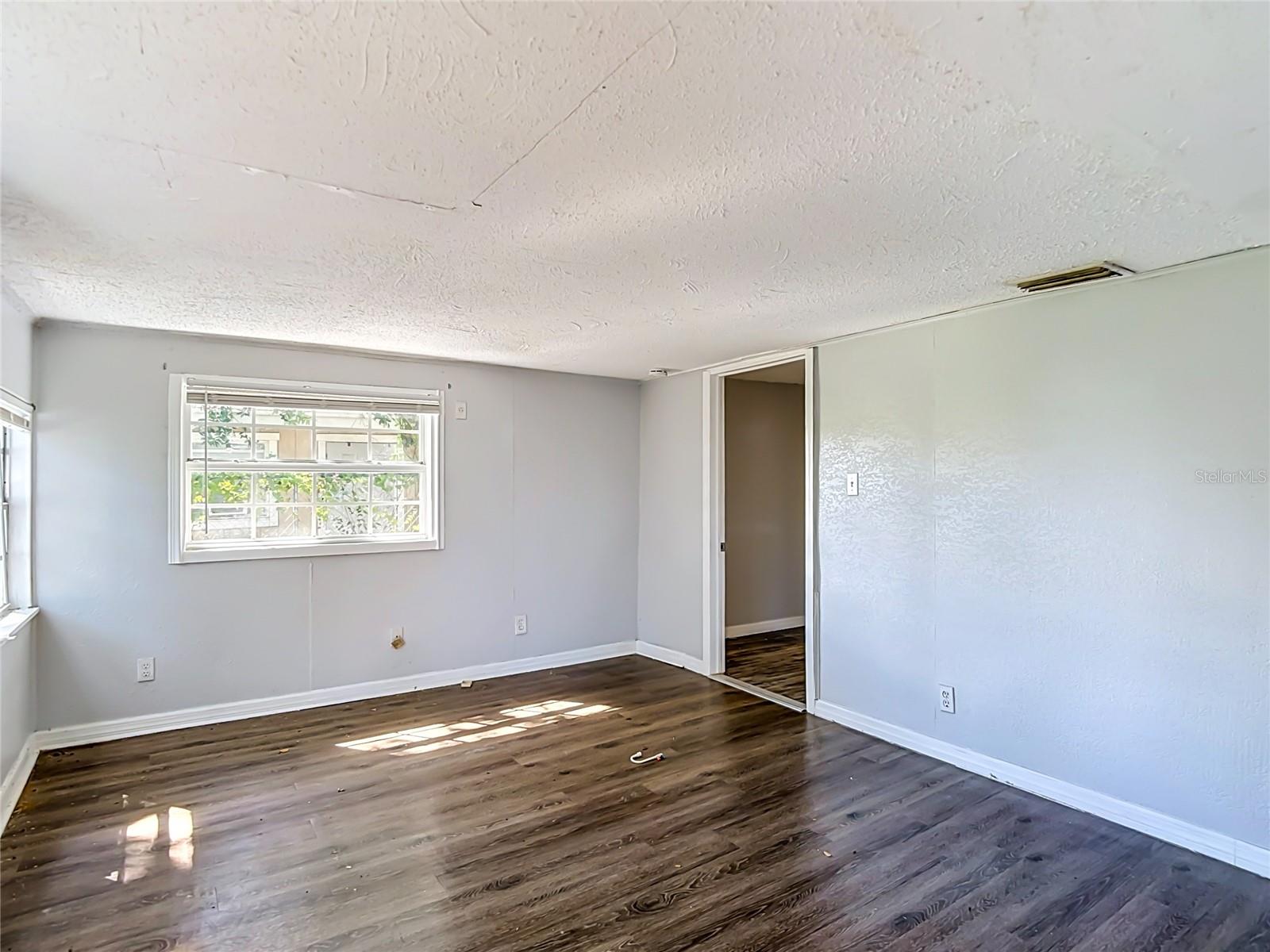 9309 N 21ST ST — photo 12