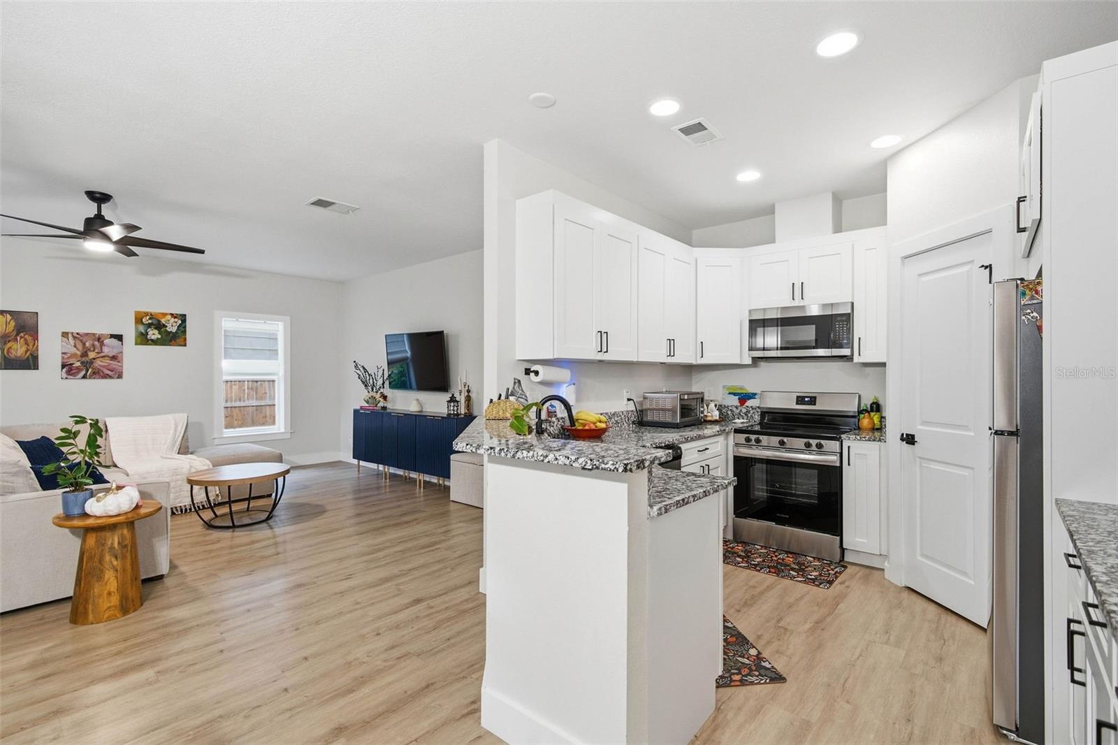 1537 PALMETTO ST — photo 9