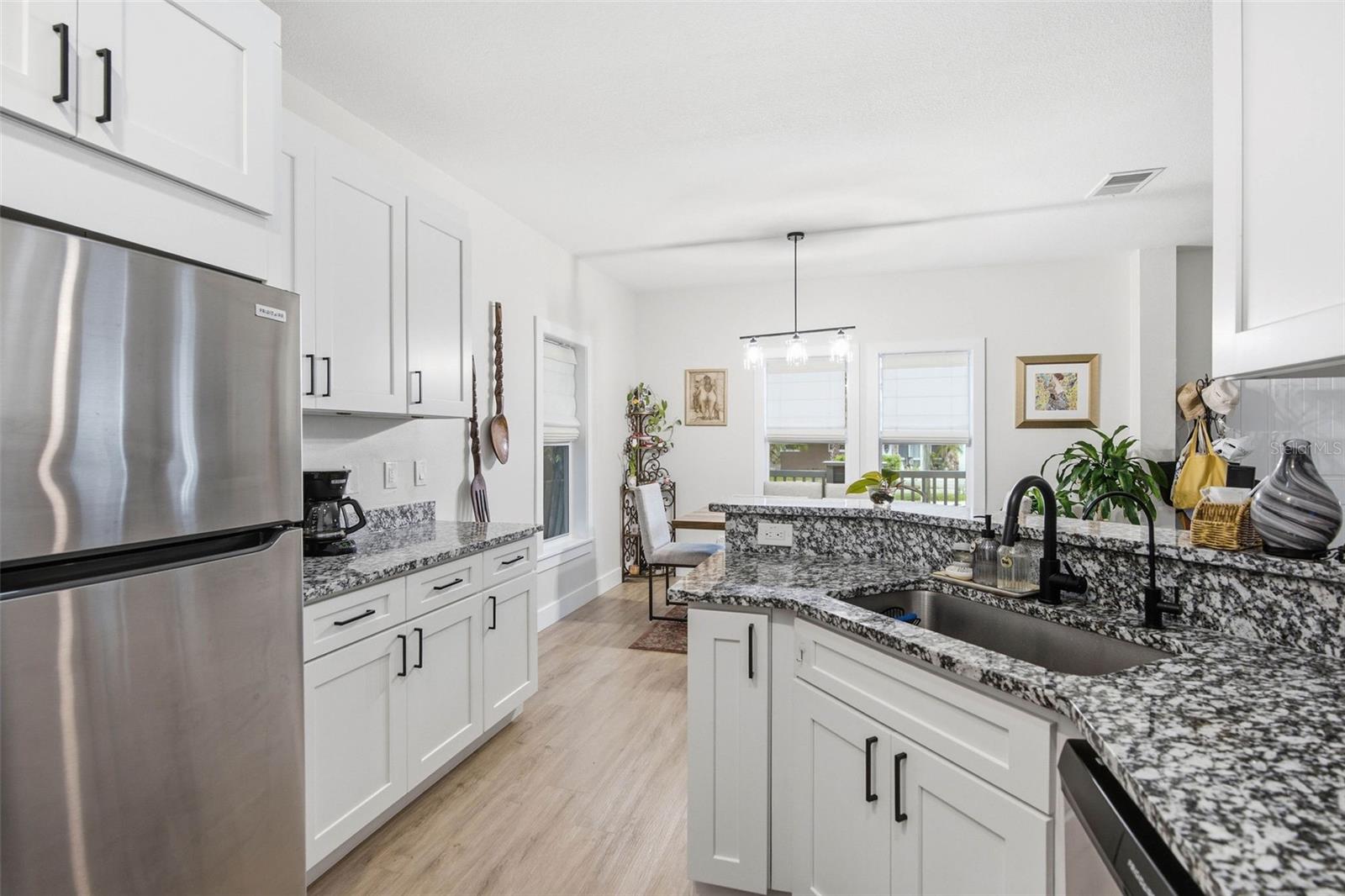 1537 PALMETTO ST — photo 10