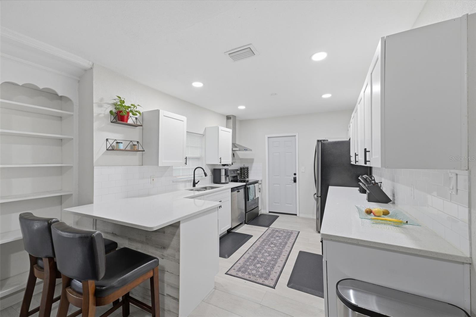 8613 N 13TH ST — photo 10