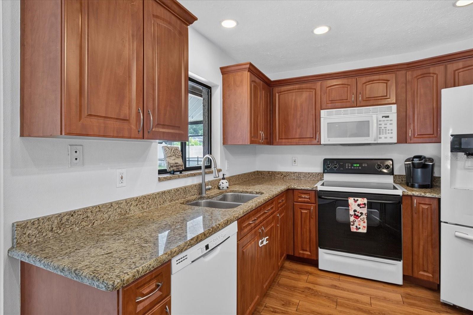 4206 GRAINARY AVE — photo 12