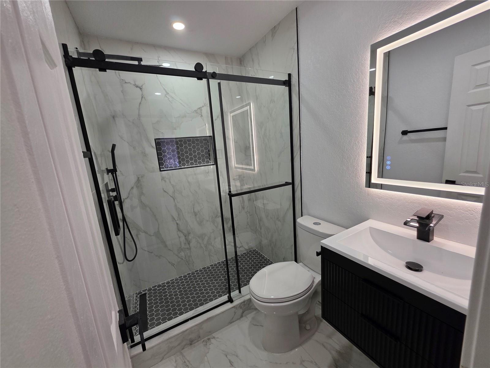 5044 ROANOKE DR — photo 8