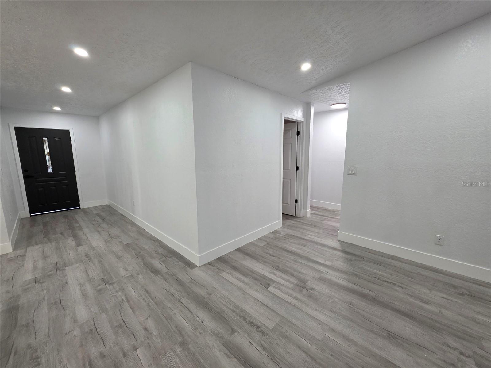 5044 ROANOKE DR — photo 18
