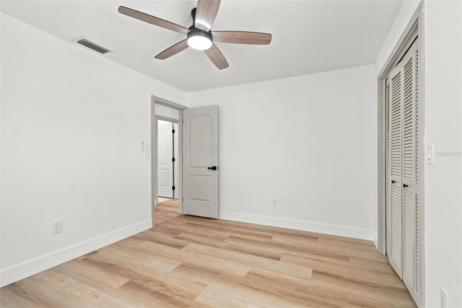 2942 CLUBHOUSE DR W — photo 33