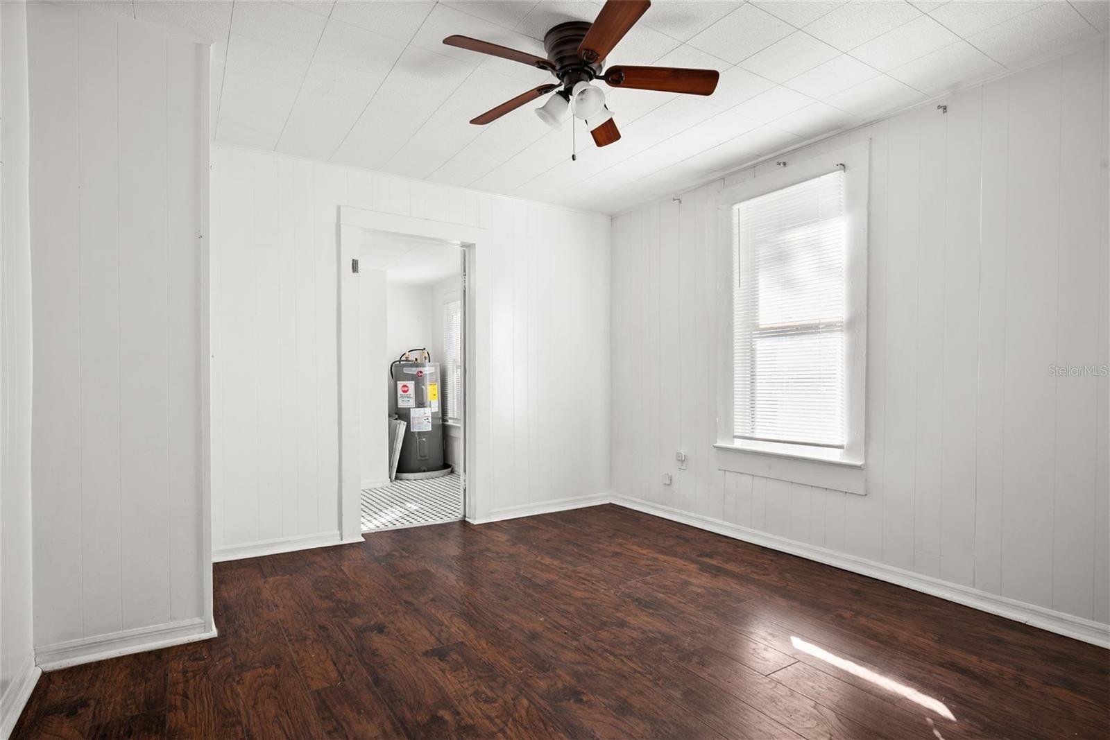 211 E CLUSTER AVE — photo 11