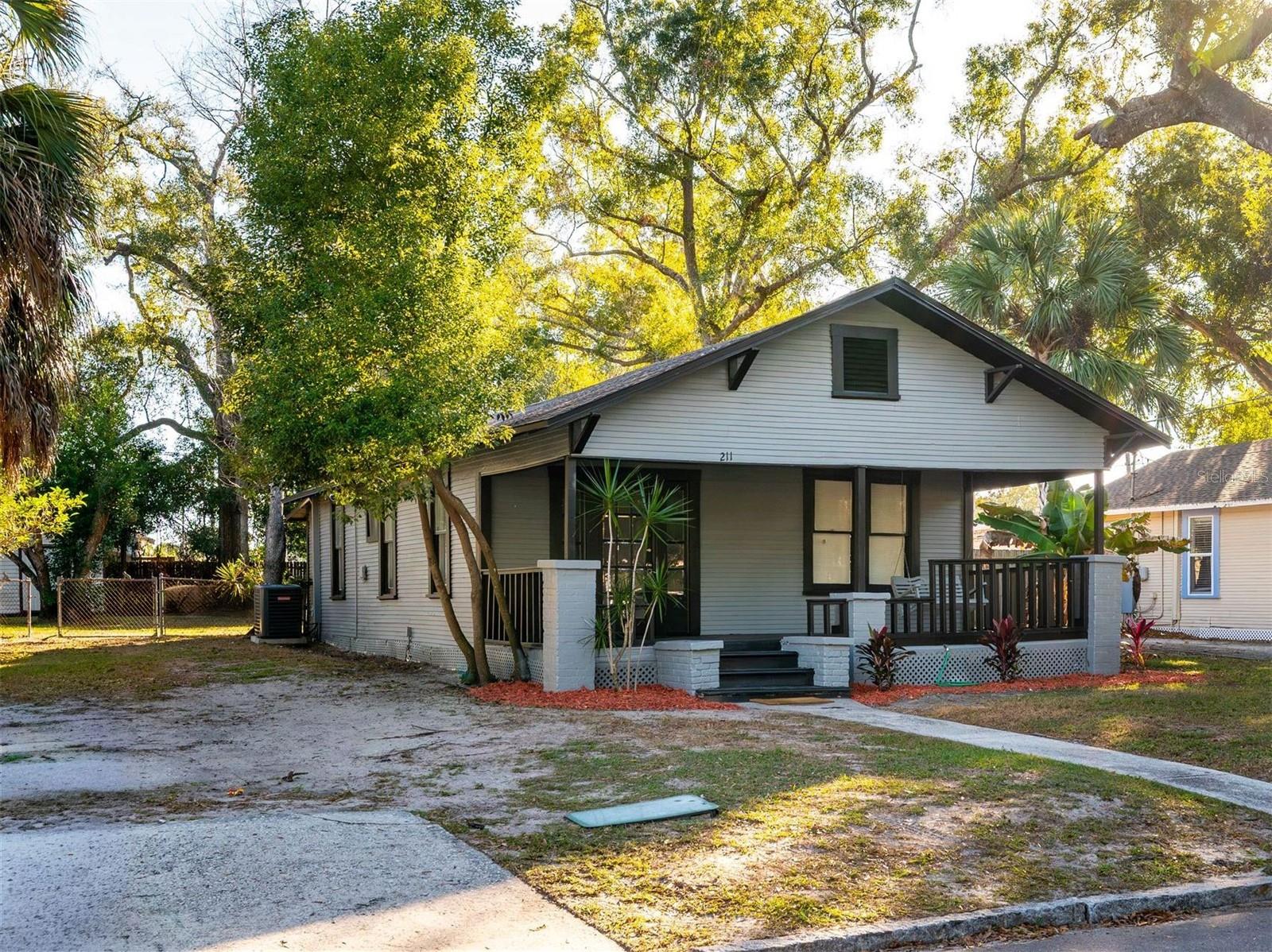 211 E CLUSTER AVE — photo 2