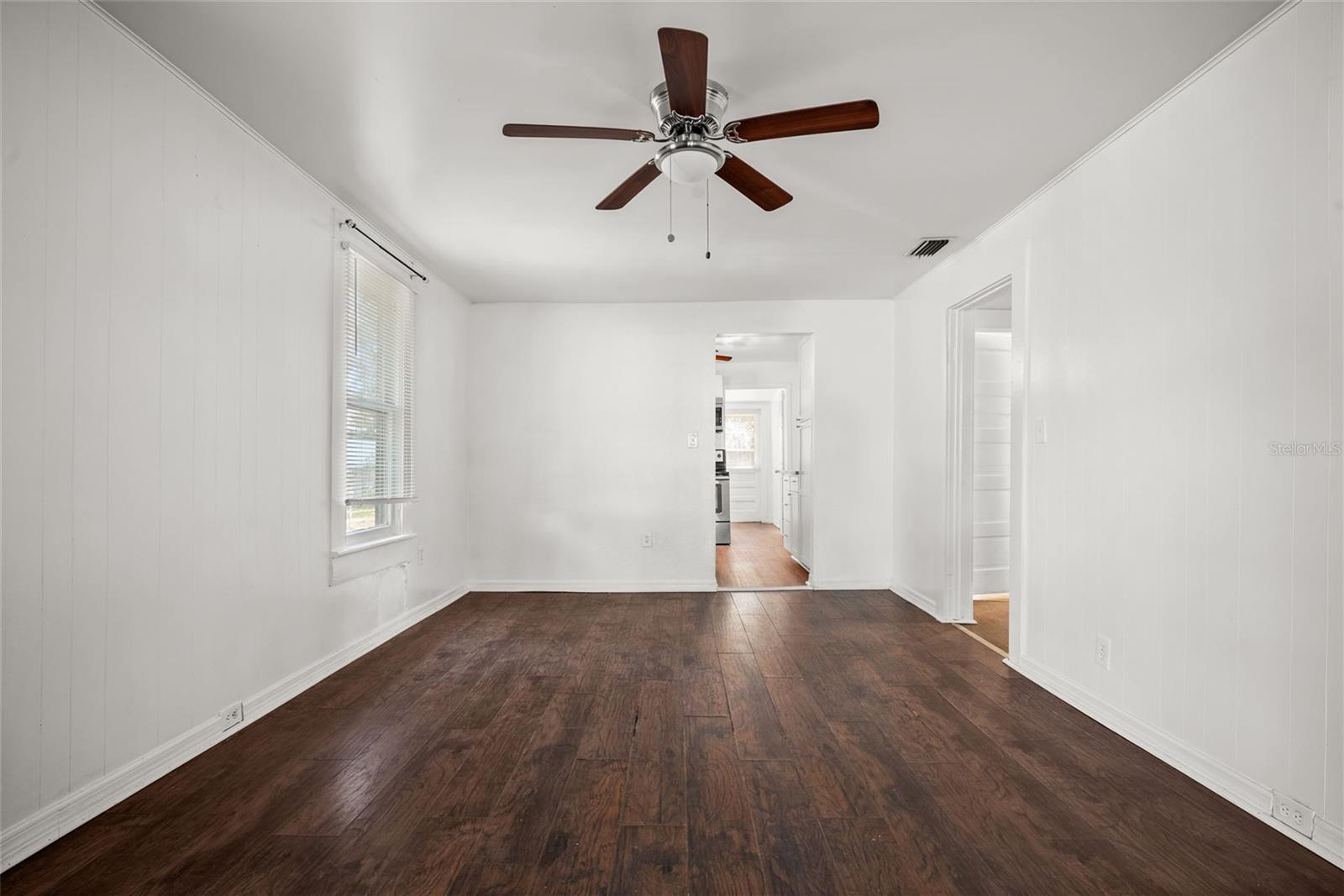 211 E CLUSTER AVE — photo 5
