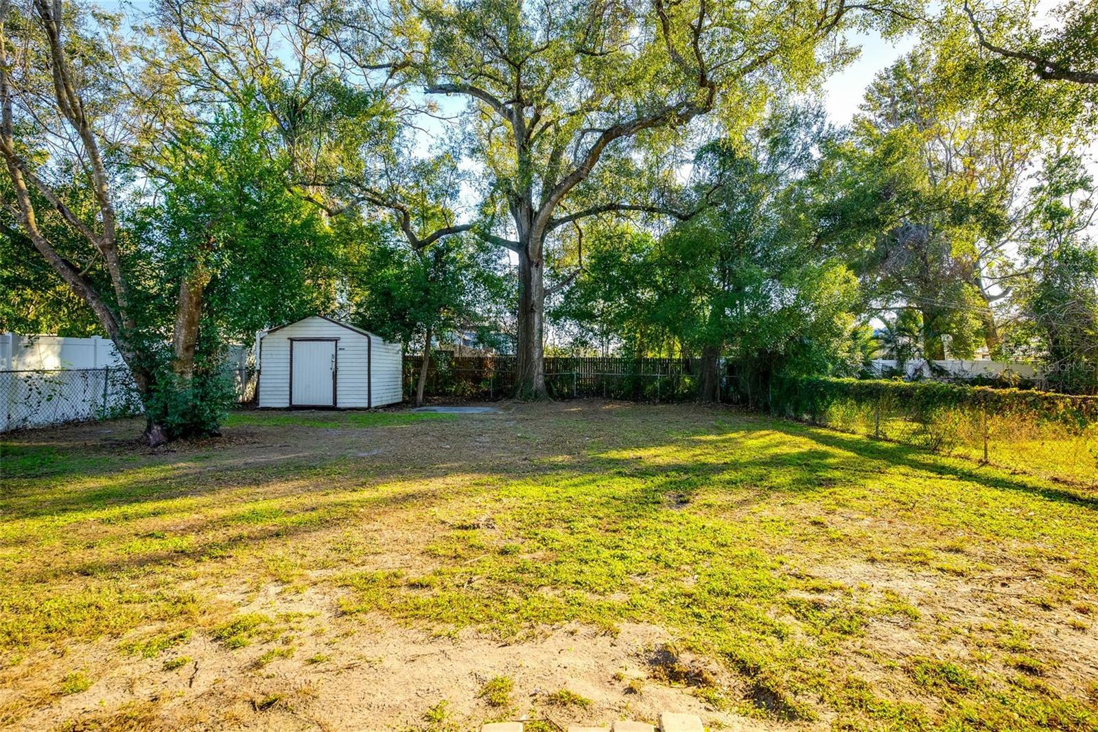 211 E CLUSTER AVE — photo 19